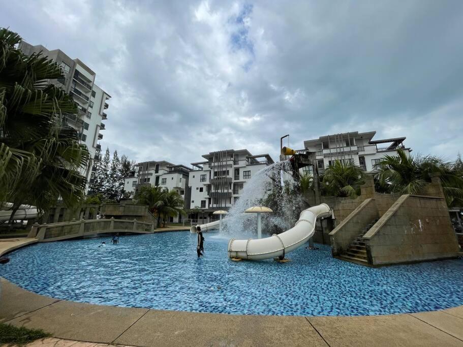 Kuantan Getaway Waterpark And Beach Exterior foto